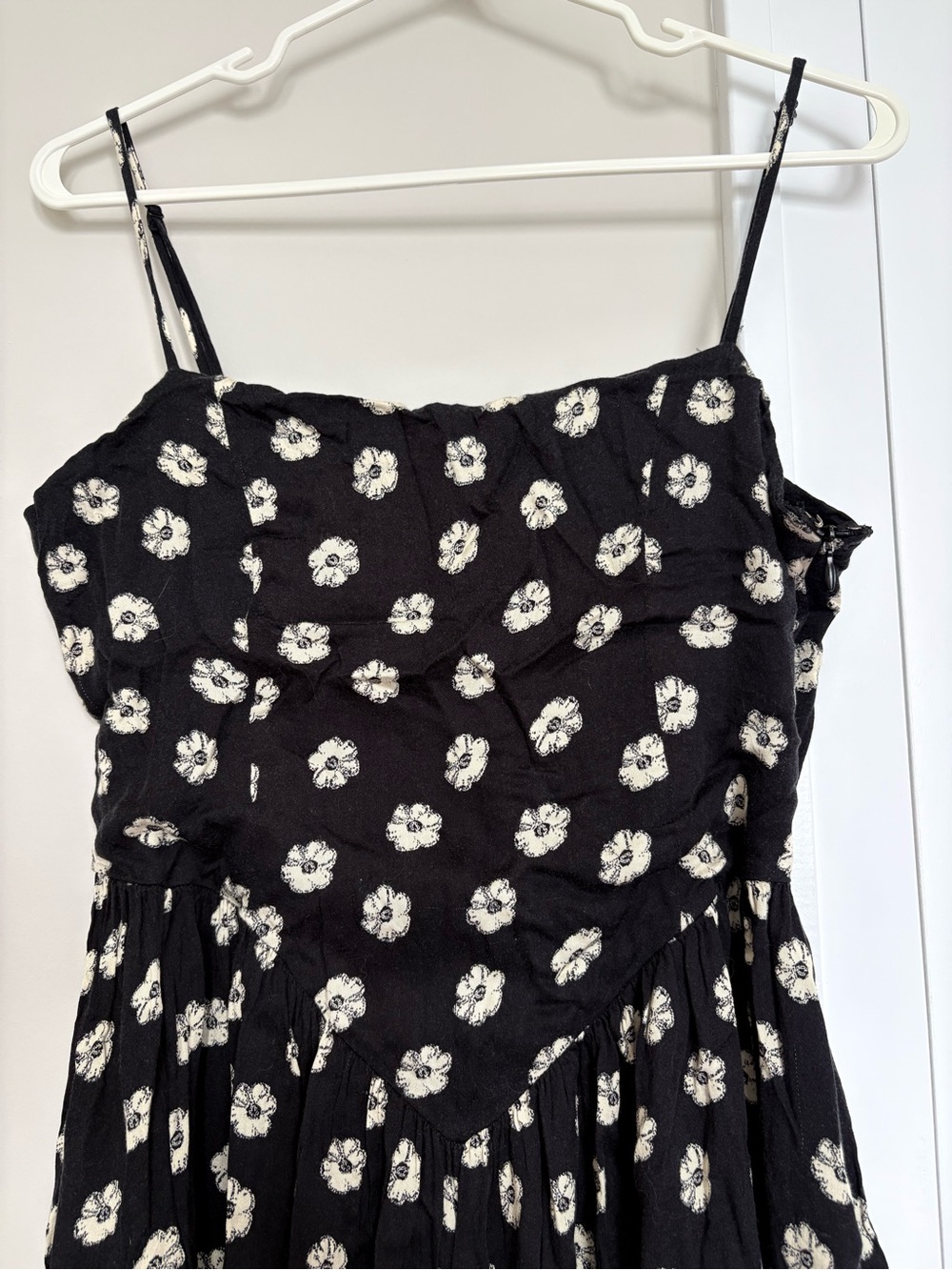 Urban Outfitters - Black Floral Spaghetti-Strap Sundress